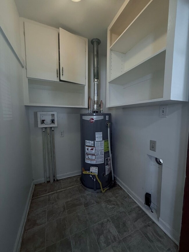 Building Photo - 1220 Thelma St