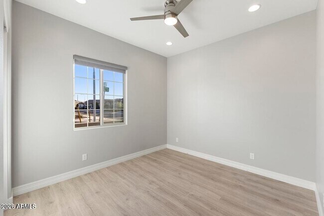 Building Photo - 11086 W Hadley St