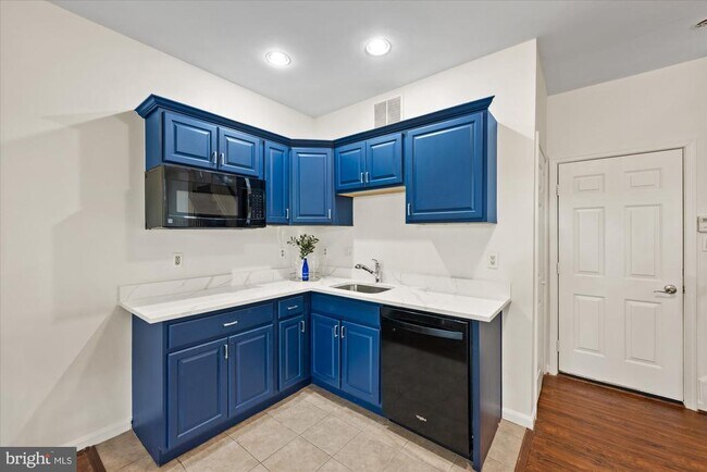 Building Photo - 13438 Burrough Farm Dr