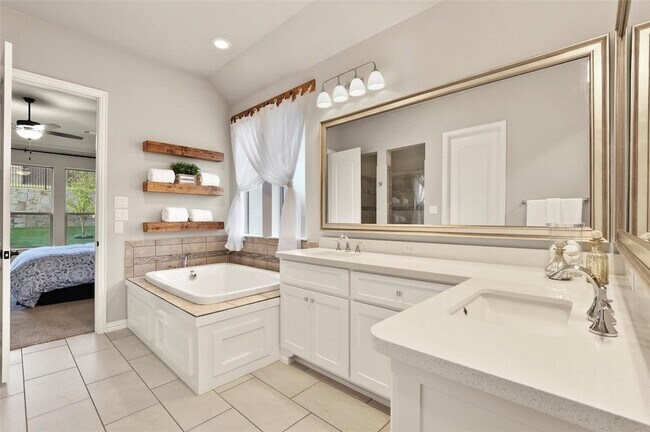 Building Photo - 11482 Misty Ridge Dr