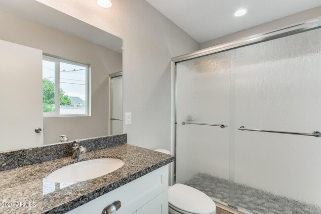 Building Photo - 3920 W Tuckey Ln