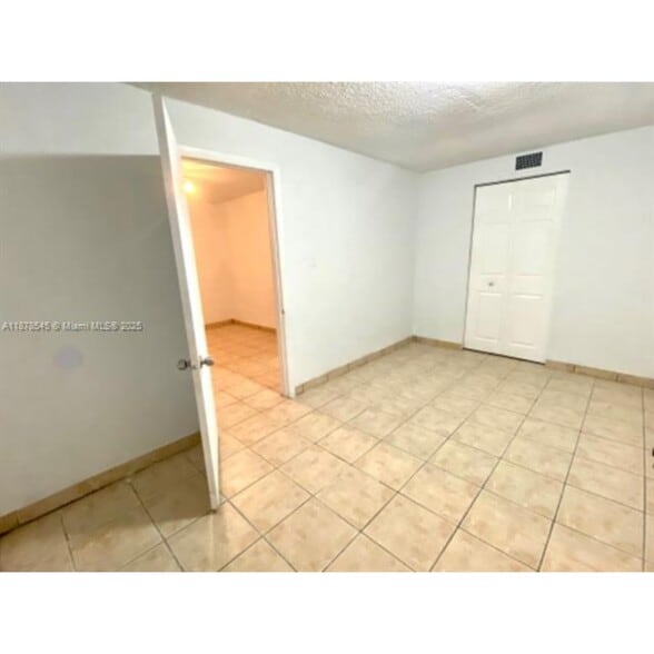 Building Photo - 4307 SW 9th St