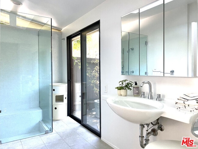 Building Photo - 30611 Las Estrellas Dr