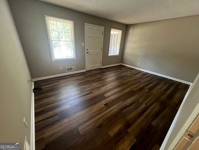 Building Photo - 8107 Cardav Ct SE
