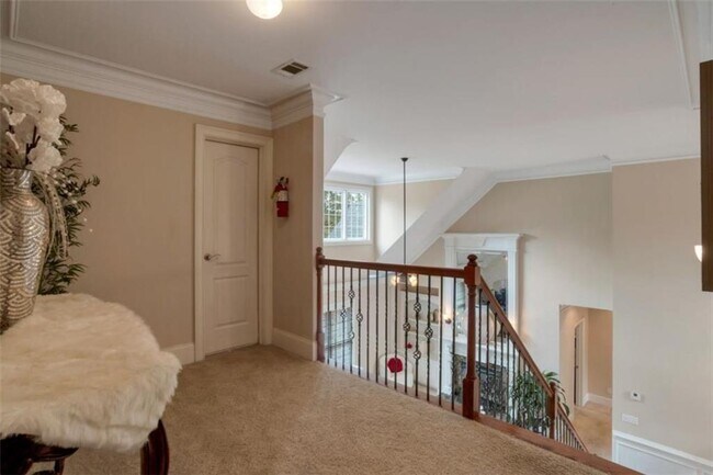 Building Photo - 415 Oxmoor Lake Dr