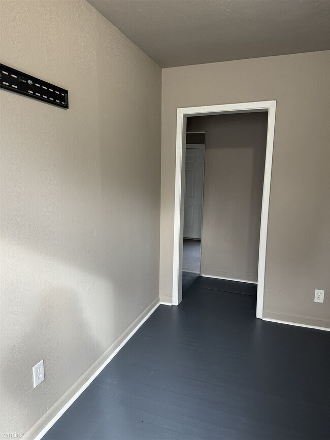 Building Photo - 2 br, 1 bath Duplex - 1231 Estelle Street