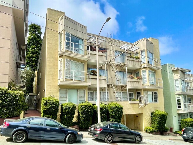 Building Photo - Prime Nob Hill Remodeled Condo, Private Balcony, Parking, Pet ok – PROGRESSIVE