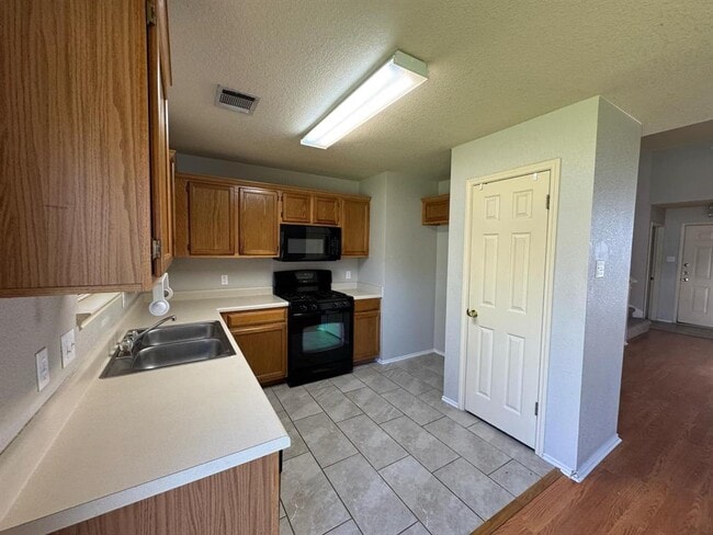 Building Photo - 8901 Vigen Cir