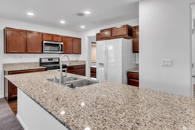 Building Photo - 698 Valmy Dr