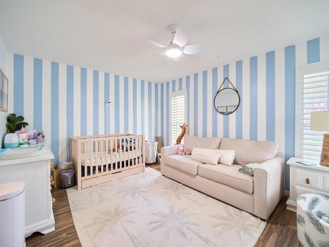 Building Photo - 2281 SW Starling Dr