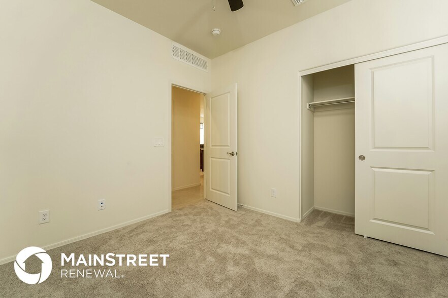 Building Photo - 10707 W Dickerson Dr