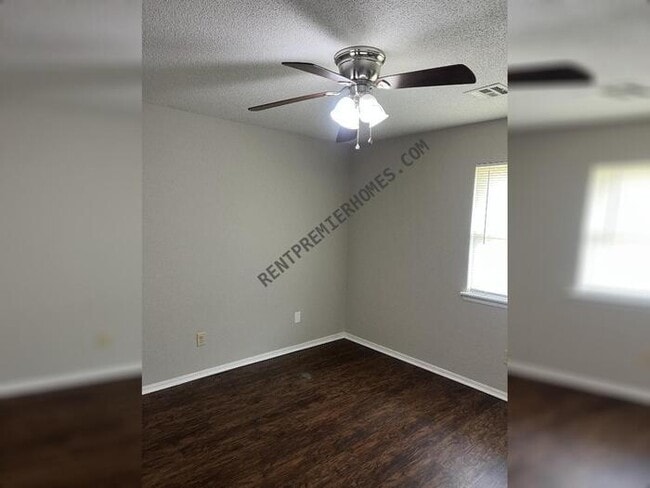 Building Photo - 2437 NW 112th St