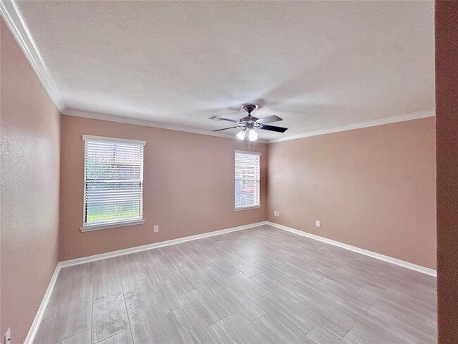 Building Photo - 803 Sweet Flower Dr
