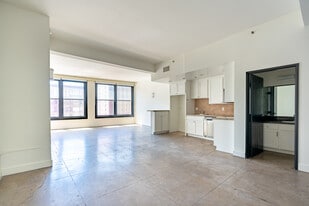 Live/Work Studio Loft - 920SF - City Lofts