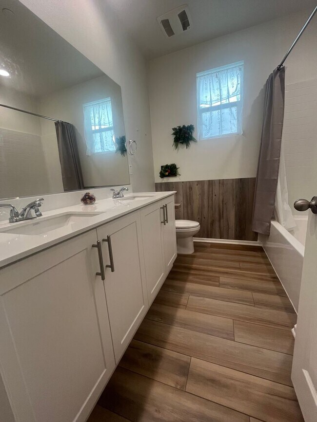 Building Photo - Beautiful Single-Family Home in Terramor