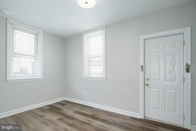 Building Photo - 525 Wolf St