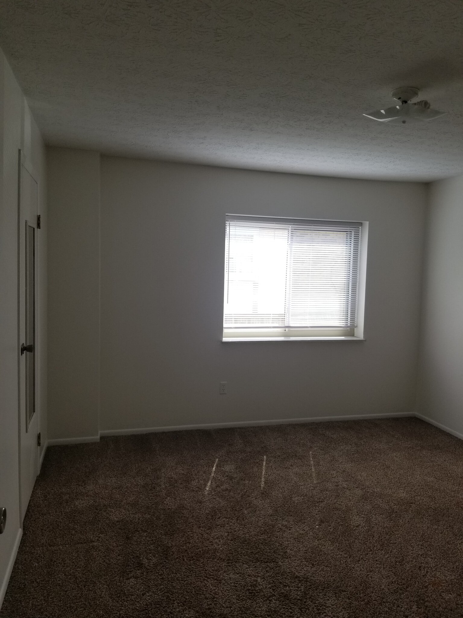 Master bedroom - 2982 Donnylane Blvd