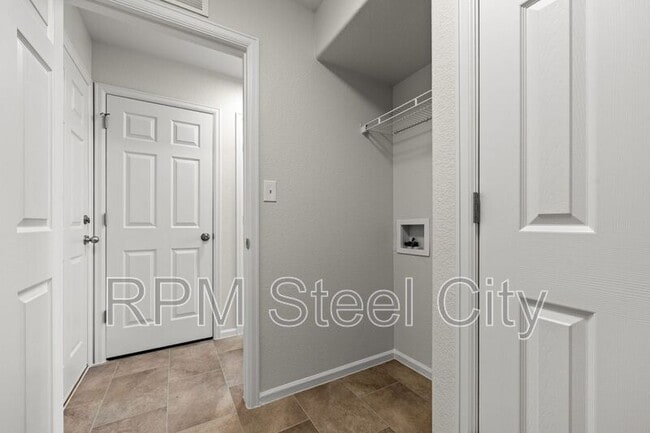 Building Photo - 5085 Tabor Lane