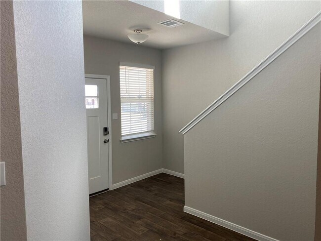 Building Photo - 134 Ashford Way