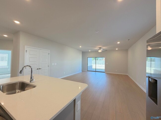 Building Photo - 14739 Mountain Strm Dr