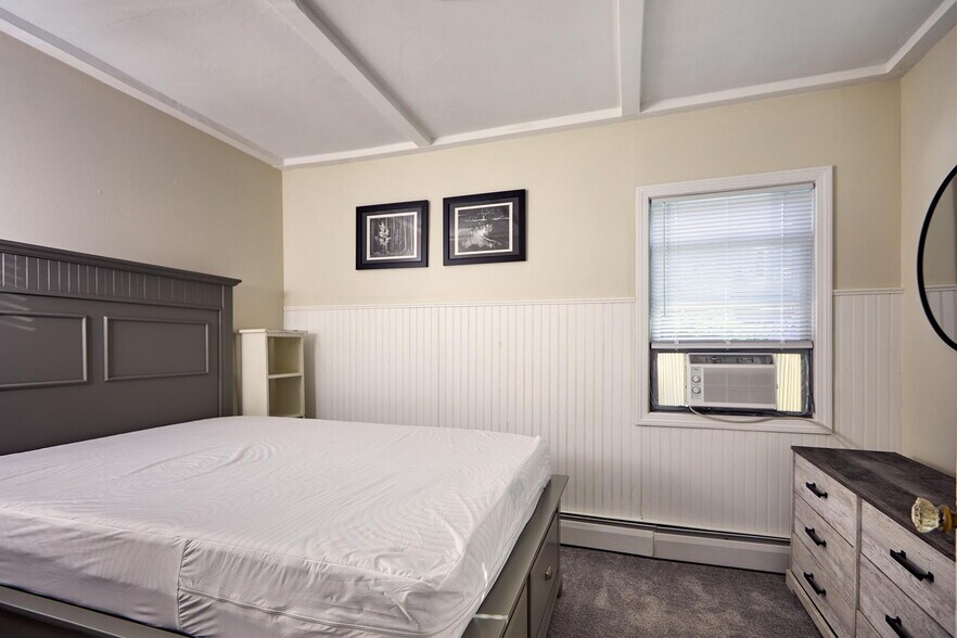 Building Photo - 161 Charlotte Dr