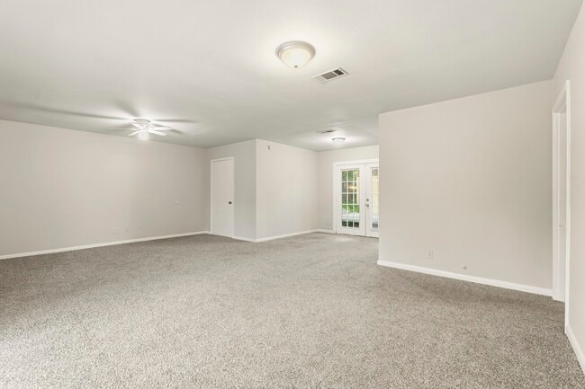 Building Photo - 2918 Tarpey Ave