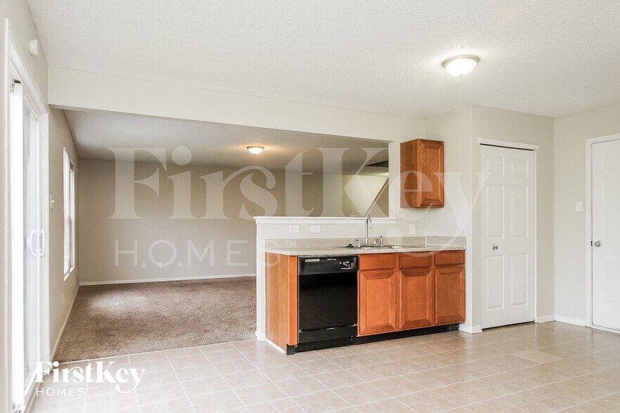 Building Photo - 6140 Monteo Dr