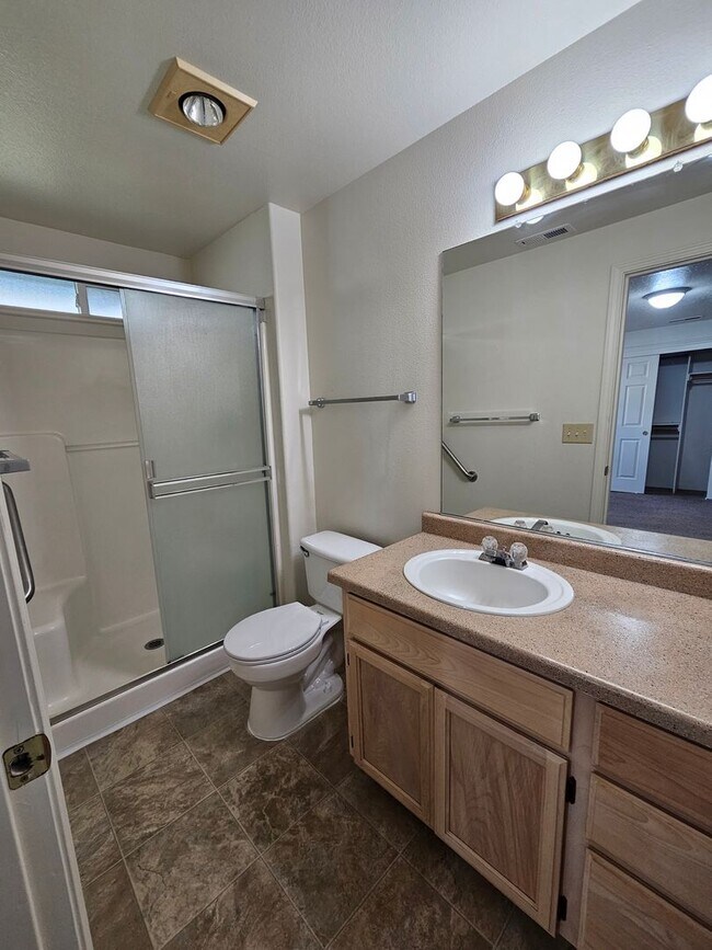 Building Photo - 1345