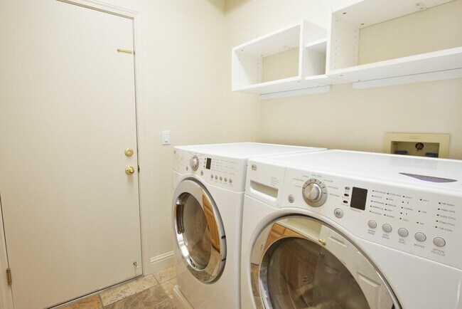 Building Photo - Beautiful and Spacious Evergreen 4 Bedroom 2.5 Bath Home with Pool!