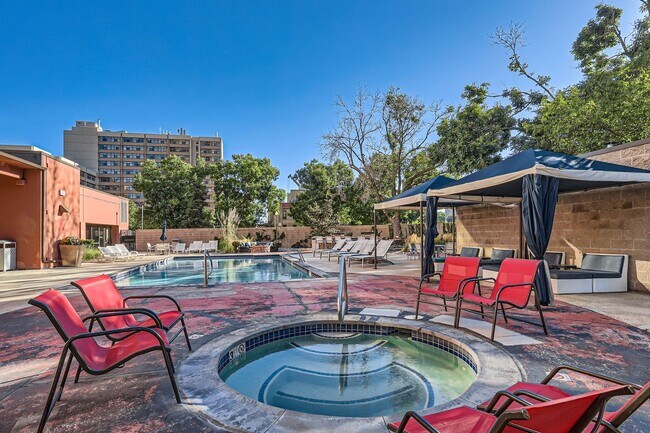 Building Photo - 100 Park Ave W