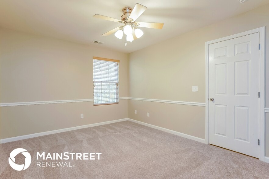 Building Photo - 235 River Hills Dr