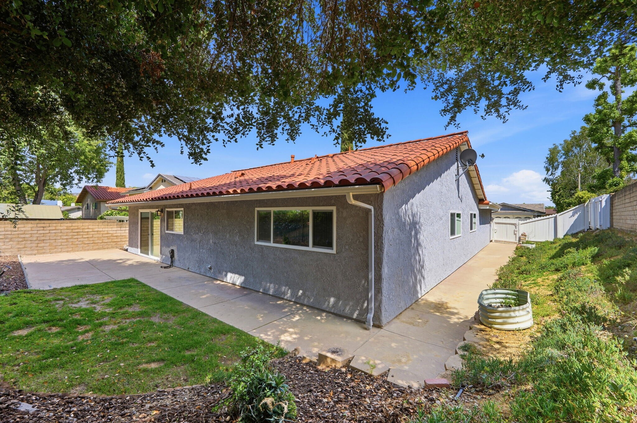Building Photo - 30845 Catarina Dr