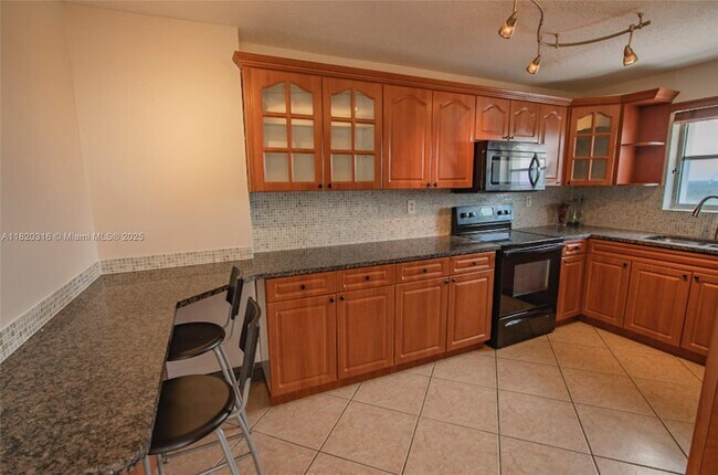 Building Photo - 2750 NE 183rd St