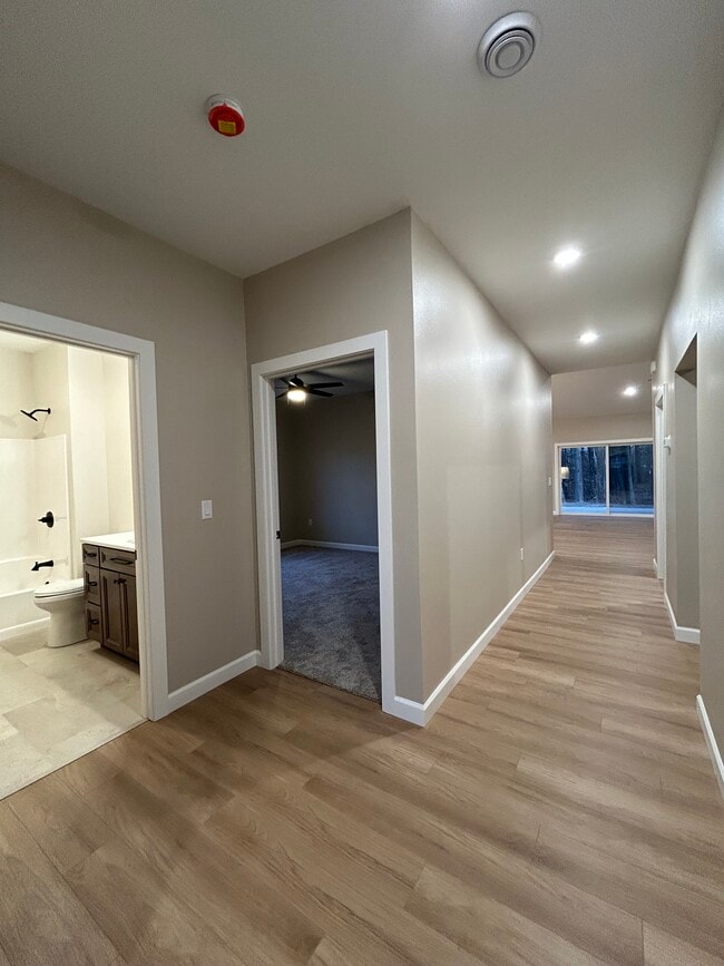 Building Photo - 1112 Reserve St N