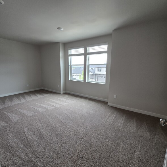 Building Photo - 21249 SE Pelee Dr