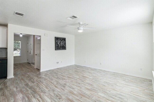 Building Photo - 137 Preston Trail