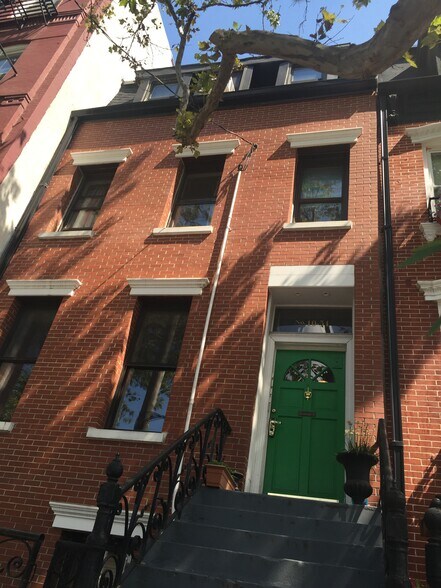 Building Photo - 10 -31 51st Avenue