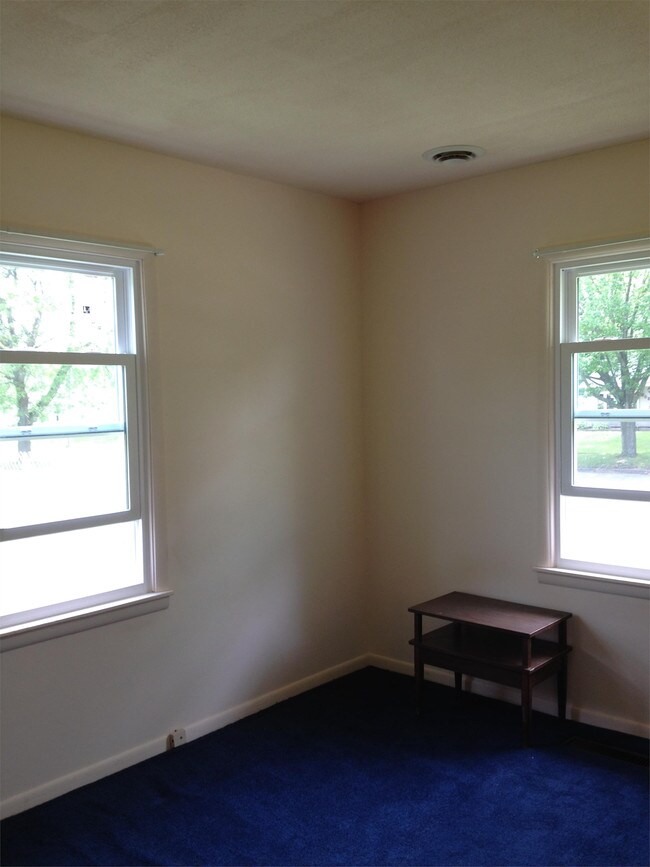 Building Photo - 203 Miller Dr