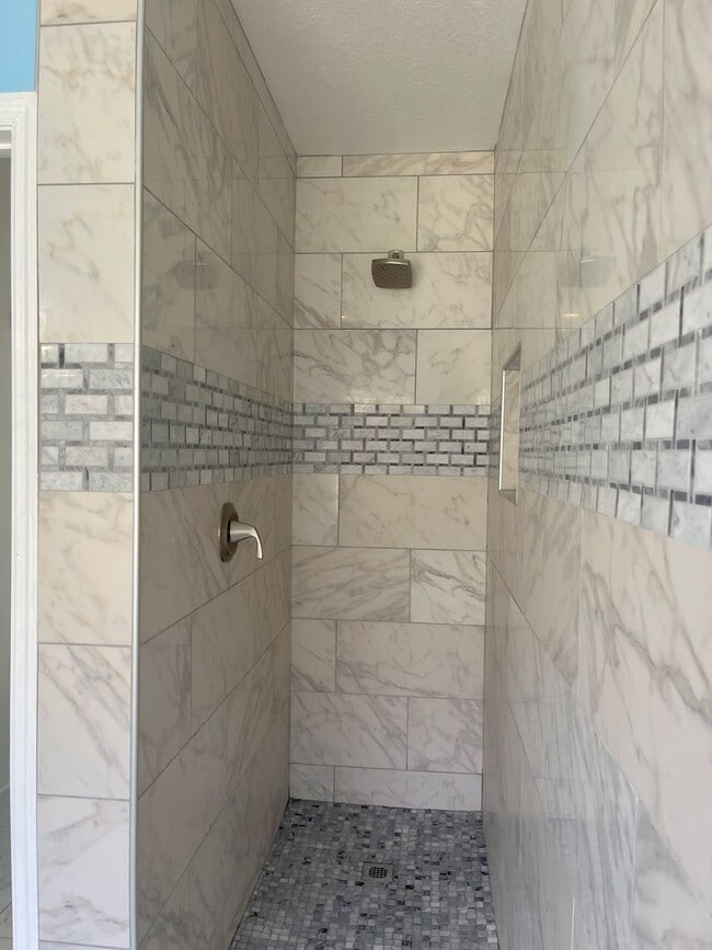 Building Photo - 212 Purslane Pass