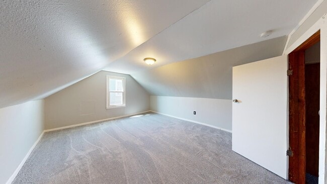 Building Photo - 3123 W 58th St