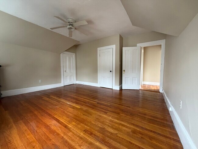Building Photo - 253 Whitwell St