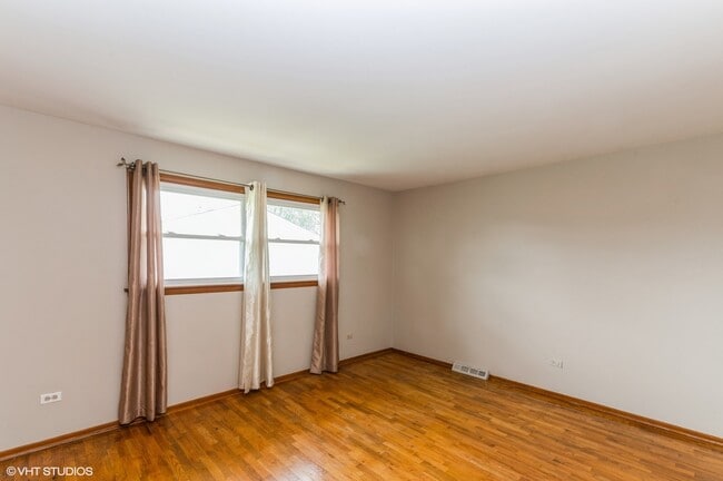 Building Photo - 13633 Cherry Ln