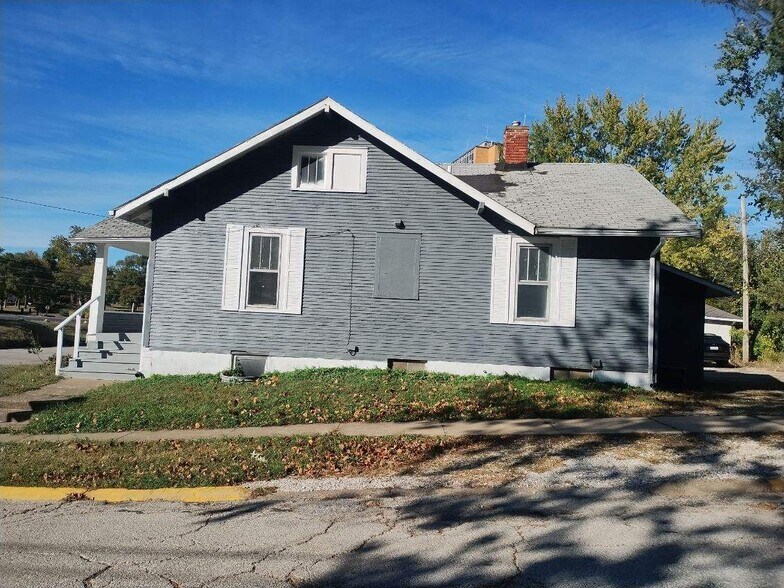 Building Photo - 321 N Clay St