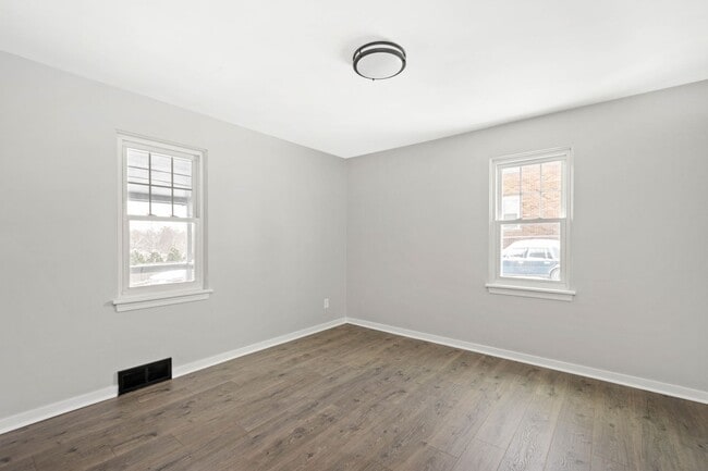 Building Photo - Charming 4 bedroom home in Pittsburgh avai...
