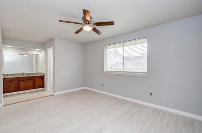 Building Photo - 15823 Ruppstock Dr