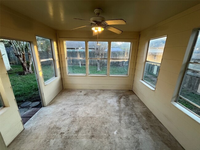 Building Photo - 16027 Silver Valley Dr