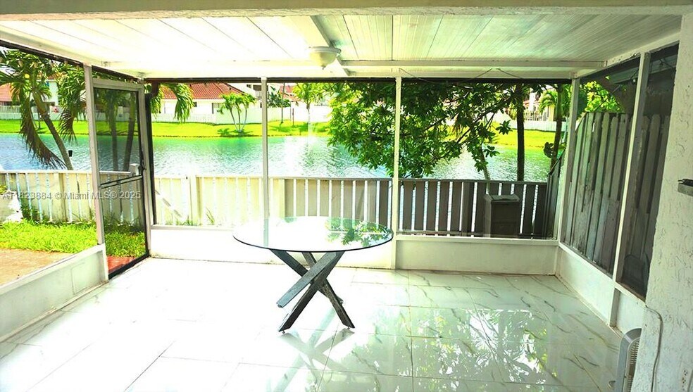 Building Photo - 1705 San Remo Cir