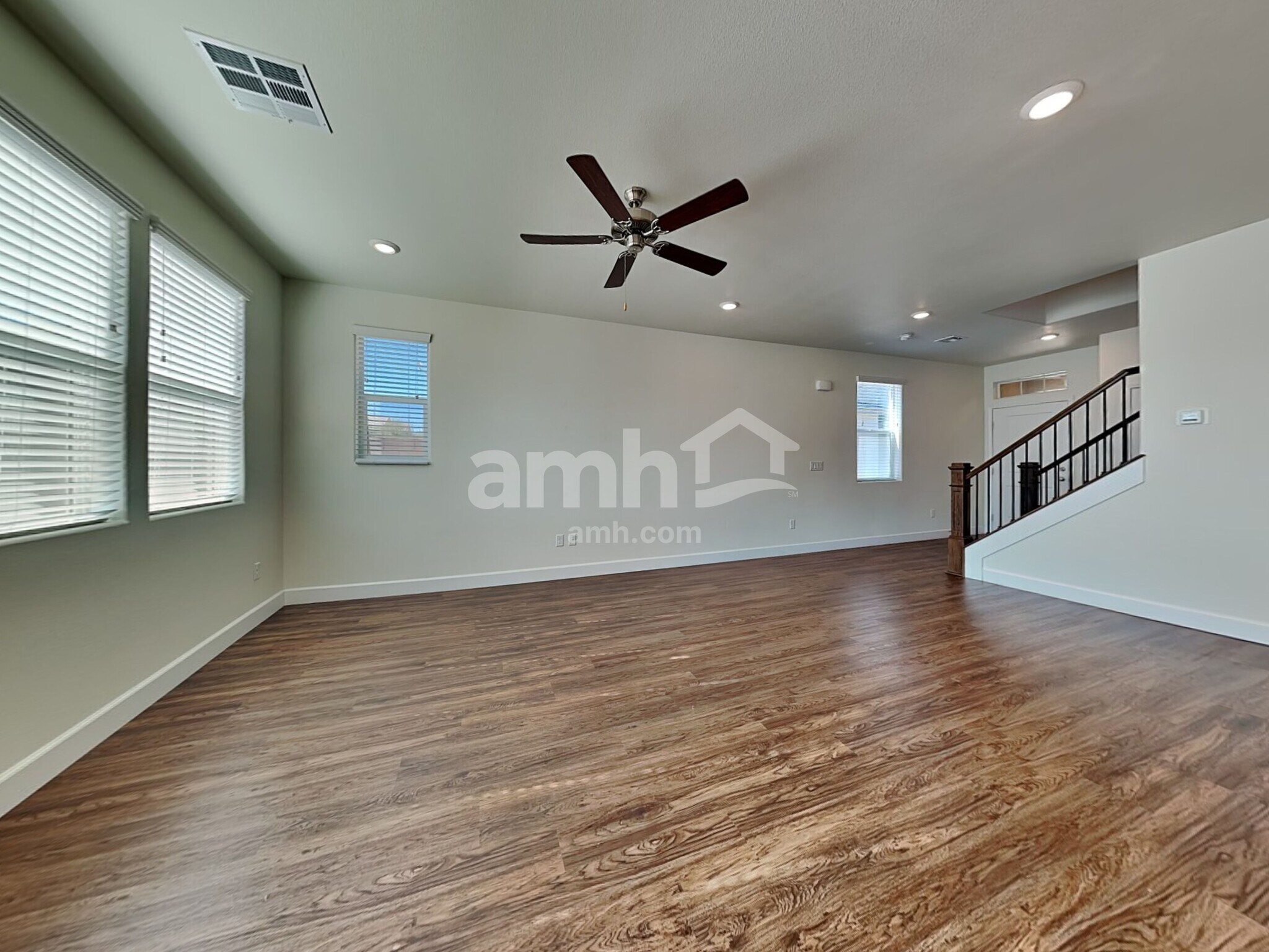 Building Photo - 1501 Garden Swing Ave