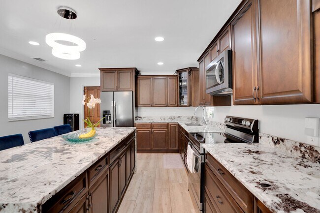 Building Photo - 1167 Lake Blanche Dr
