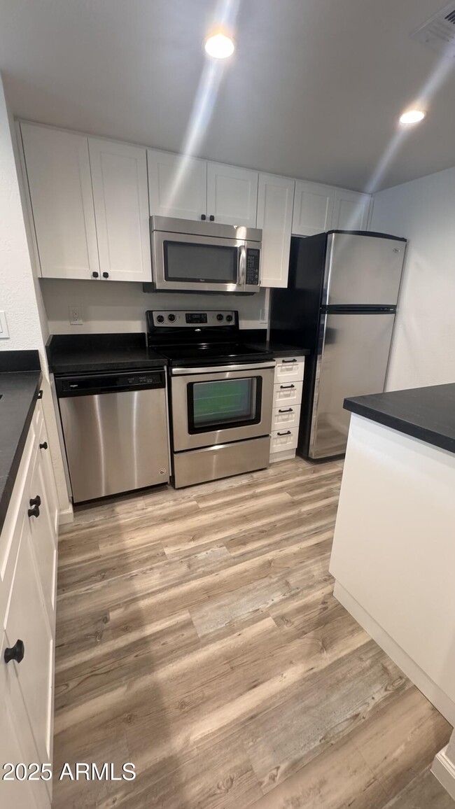 Building Photo - 4850 E Desert Cove Ave